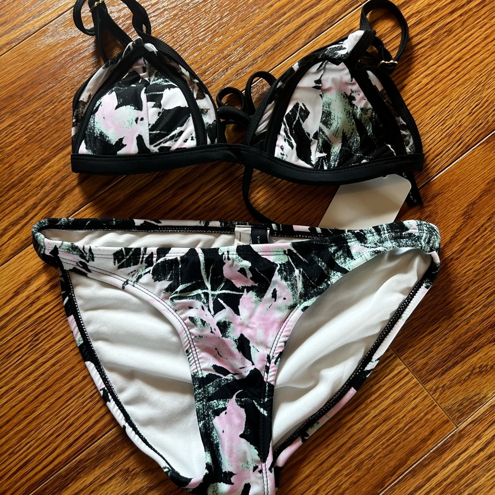 Black and Pink Women's Swimwear Set